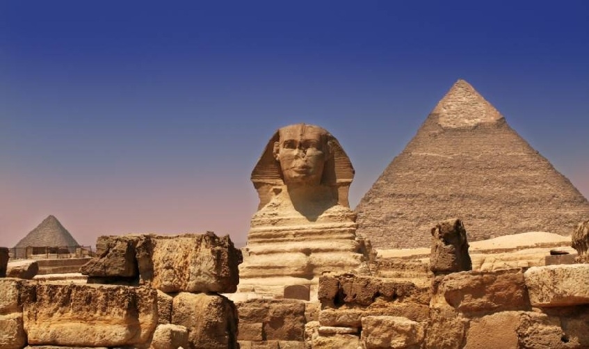 las Piramides de Guiza y esfinge